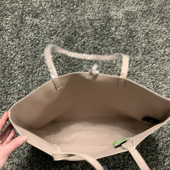 Badgley Mischka Decorative Chain Tote - Picture 7 of 12